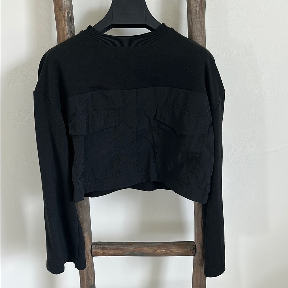 Black Women's Cropped Sweateter Reserved Oversized Small
